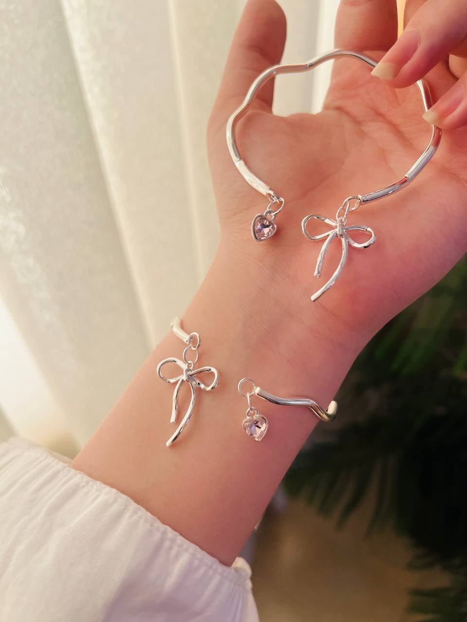 بنگل دفرمه پاپیون آلیس | Alice Bow Bangle